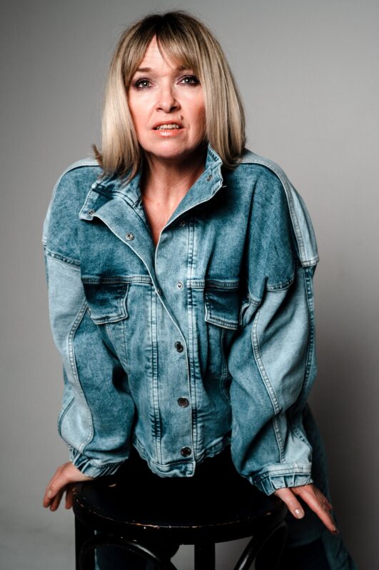 model nicole h 006 18416201