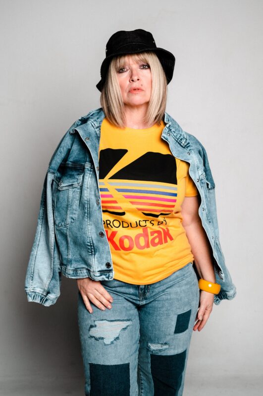 model nicole h 008 64076331