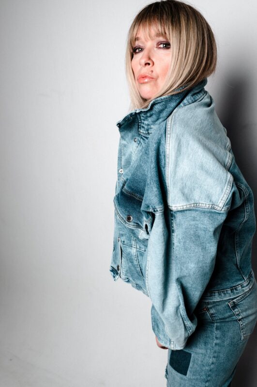 model nicole h 009 07950081