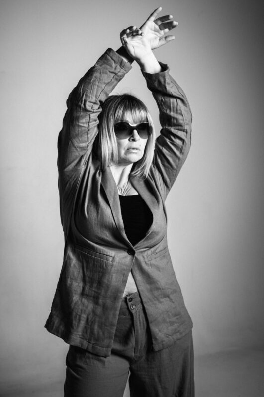 model nicole h 015 07610148