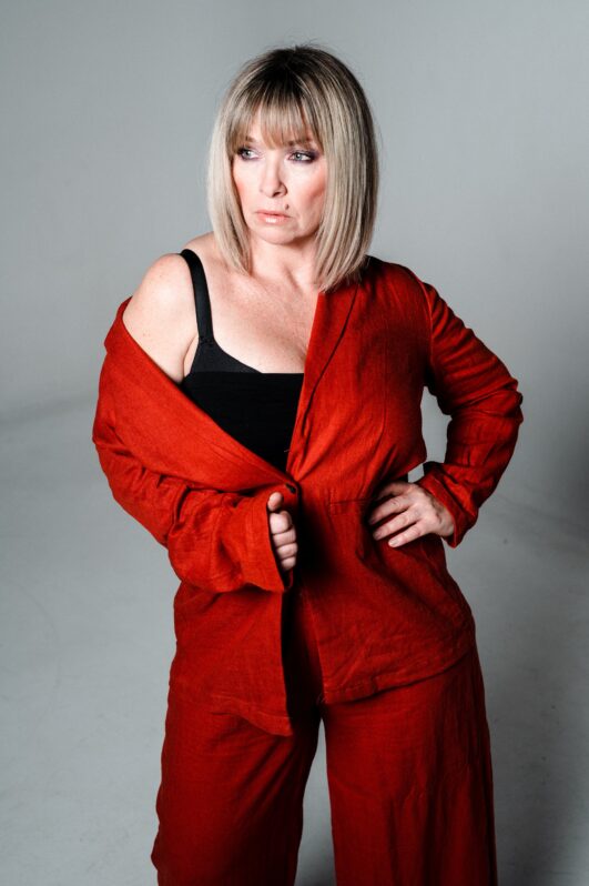 model nicole h 016 37795371