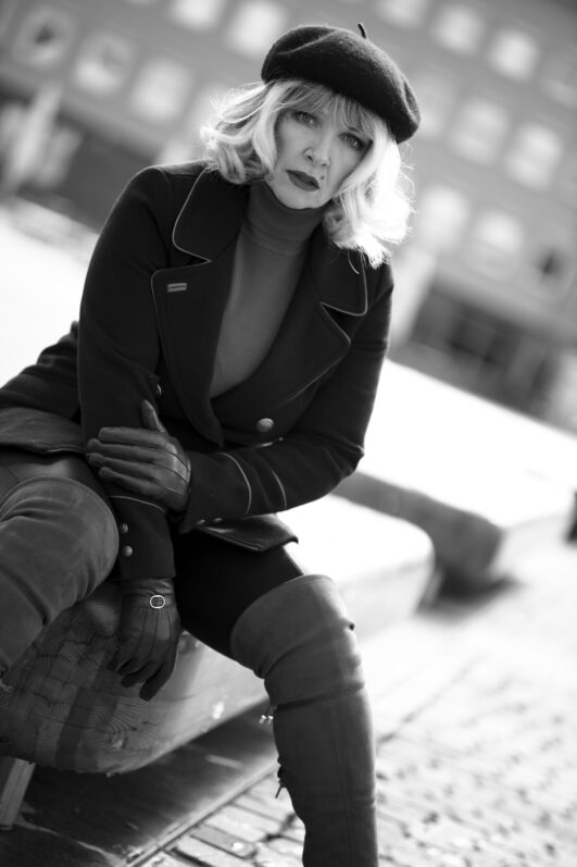 model nicole h 031 03300933