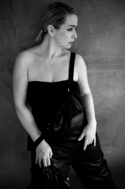 model nicole h 058 09937133