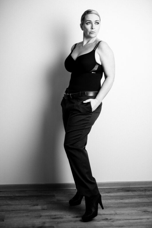 model nicole h 059 52675532
