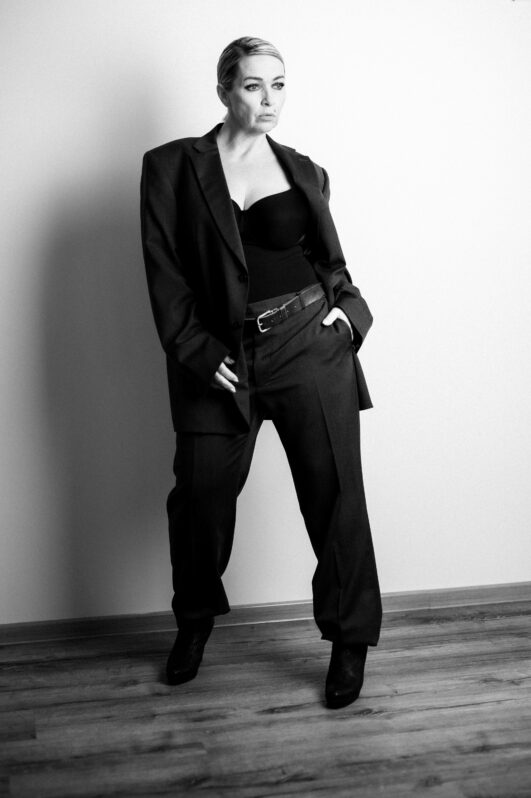 model nicole h 060 64961069