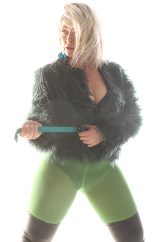 model nicole h 063 94277740