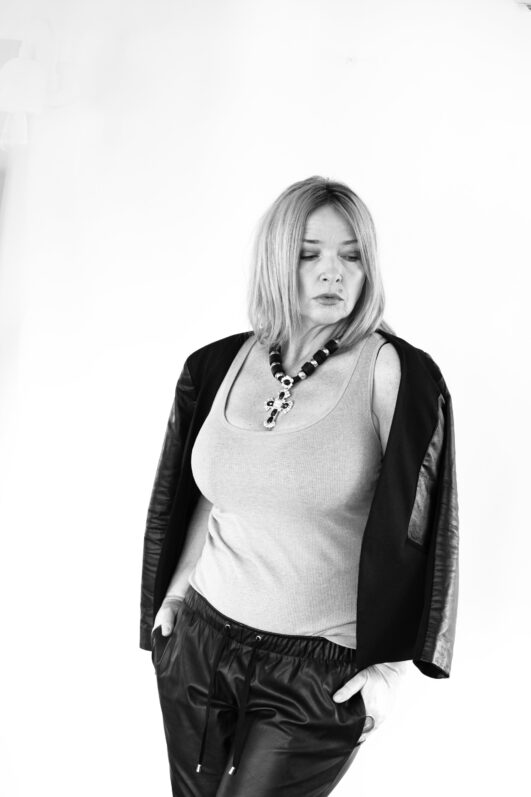 model nicole h 064 70712569
